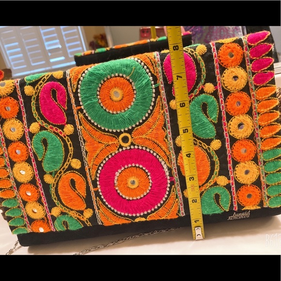 Junaid jamshaid bag/ clutch - Picture 5 of 7